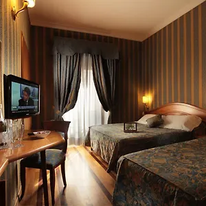 Hotell Hs 311, Rom