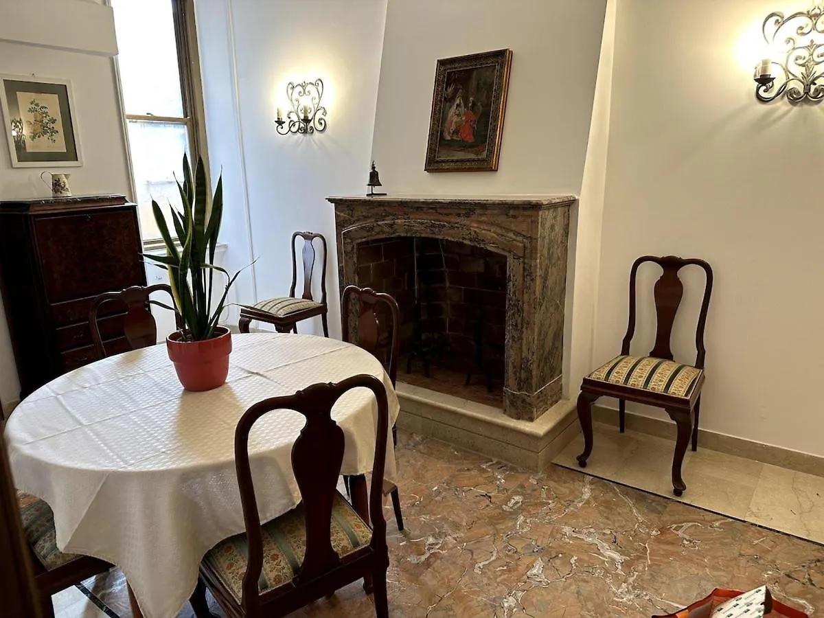 Apartment Borgo Pio Vatican Rom